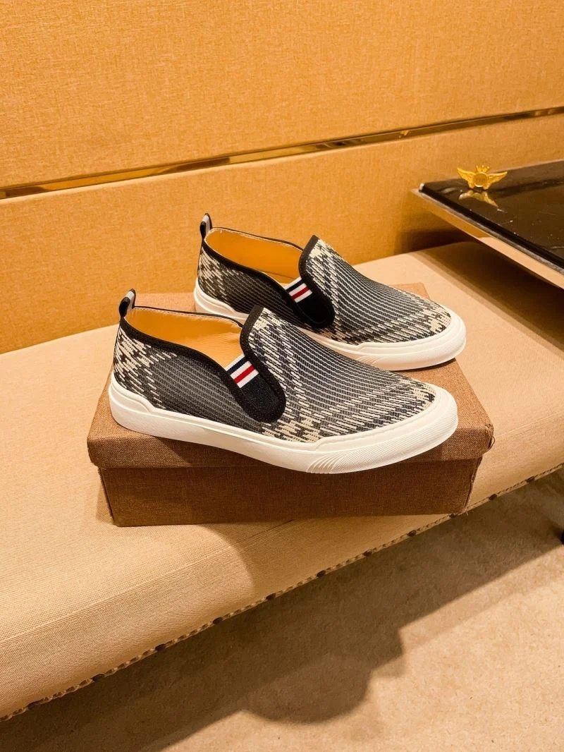 Burberry Low Shoes Casual 17205