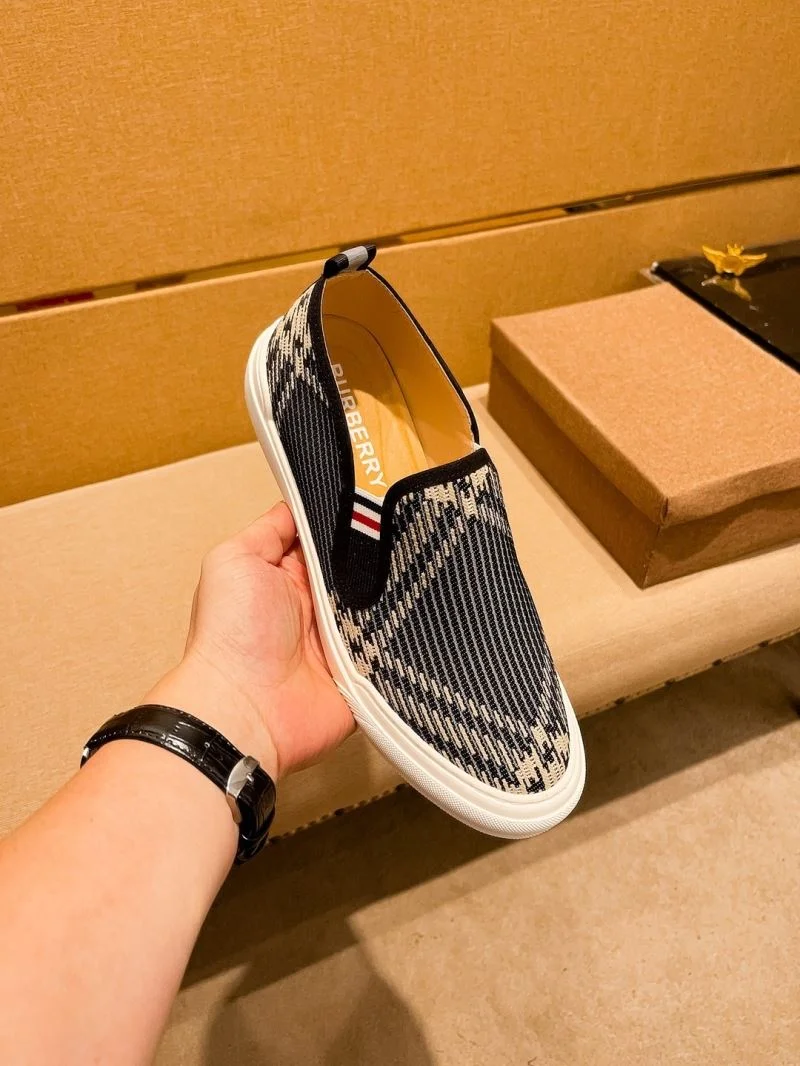 Burberry Low Shoes Casual 17205