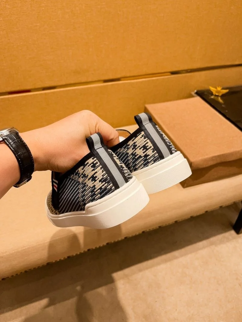 Burberry Low Shoes Casual 17205