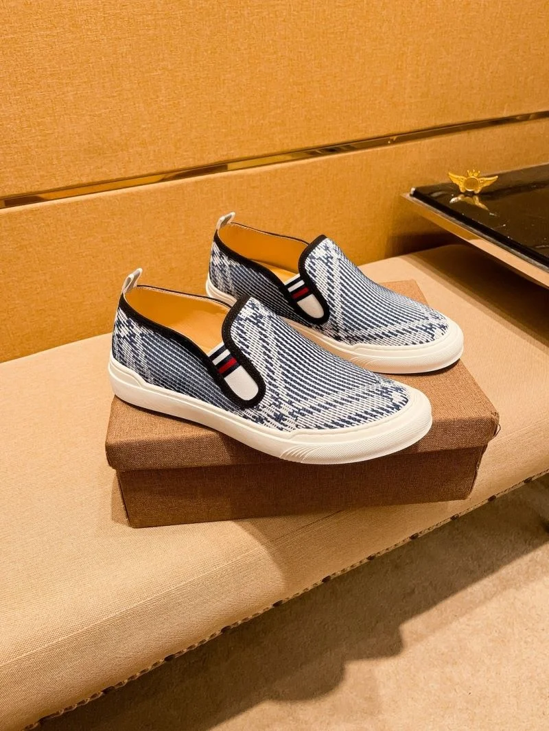 Sporty Burberry Low Shoes 17219