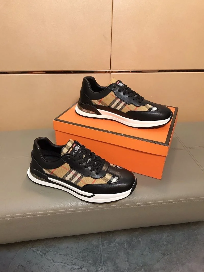 UrbanChic Burberry Low Shoes 17220