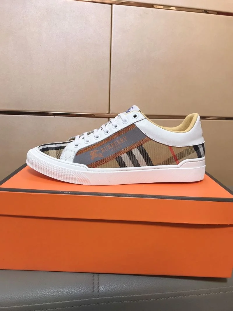 Burberry Low Shoes Lightweight 17202