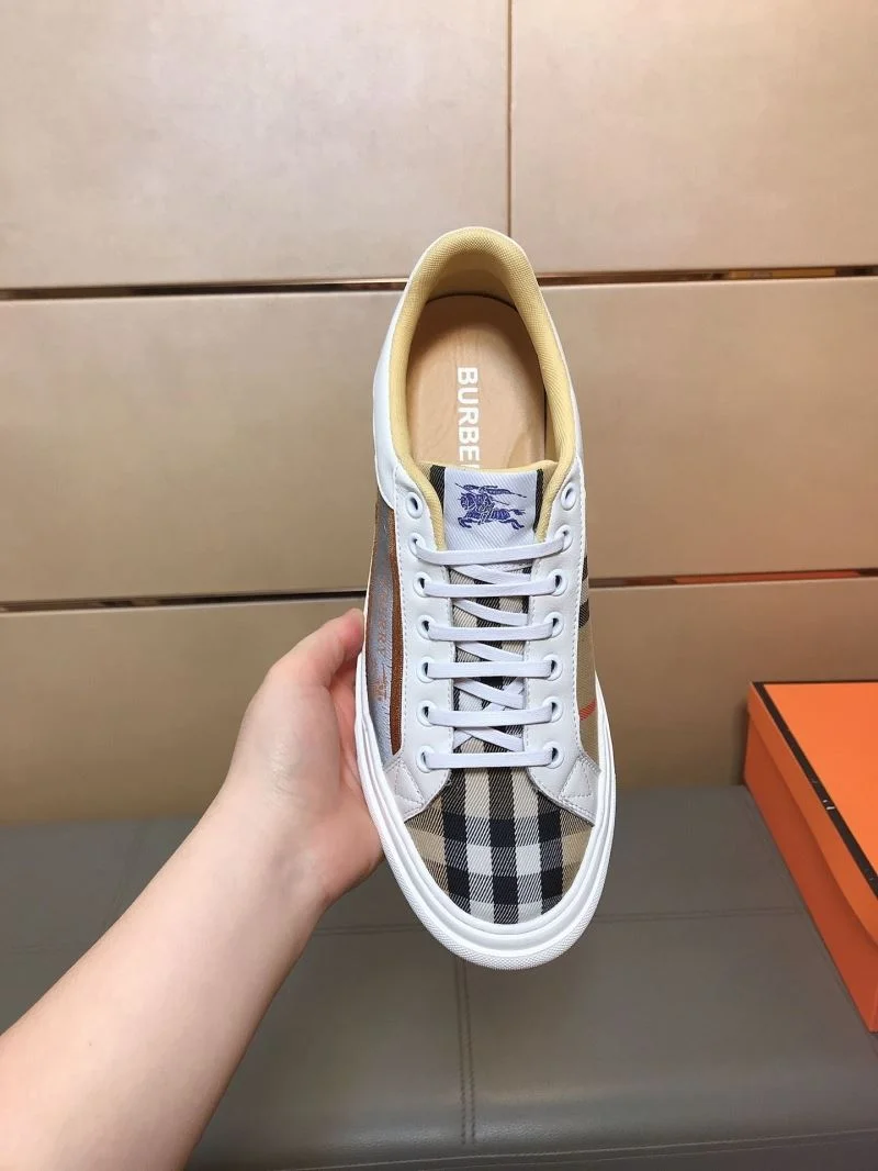 Burberry Low Shoes Lightweight 17202