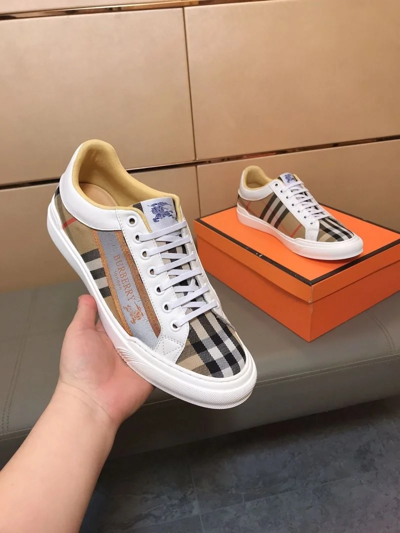 Burberry Low Shoes Lightweight 17202