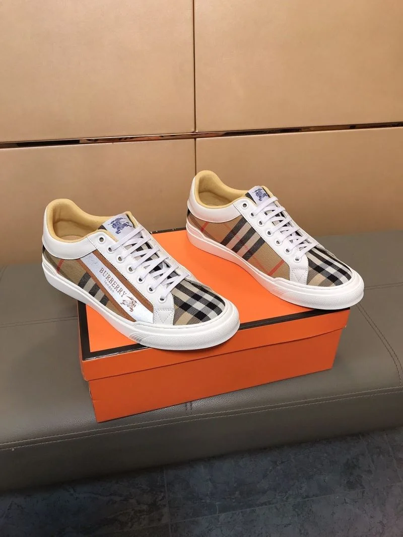 Burberry Low Shoes Lightweight 17202