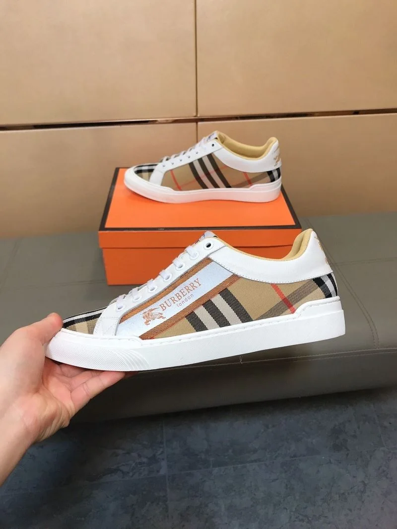 Burberry Low Shoes Lightweight 17202