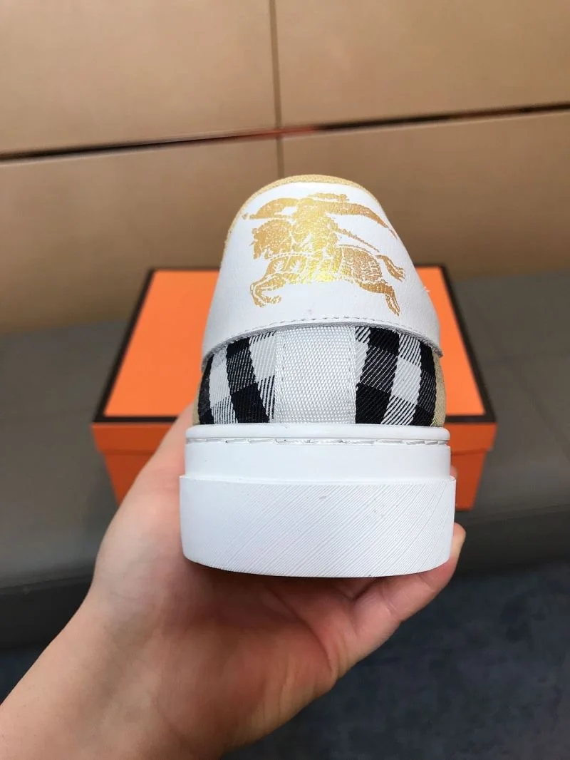 Burberry Low Shoes Lightweight 17202