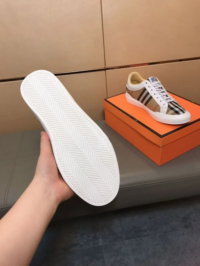 Burberry Low Shoes Lightweight 17202