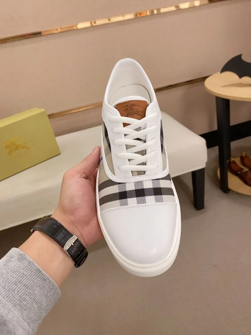 Burberry Low Shoes Trendy 17204