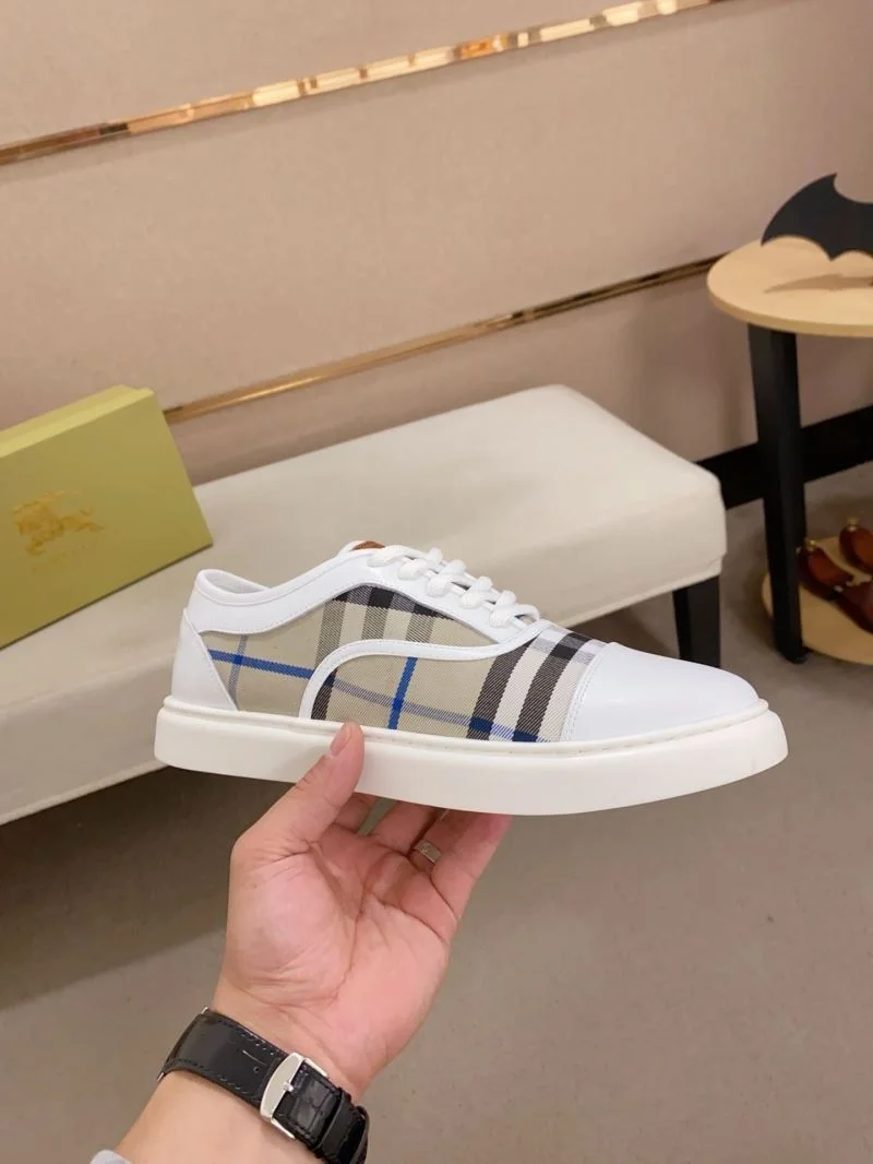 Burberry Low Shoes Trendy 17204