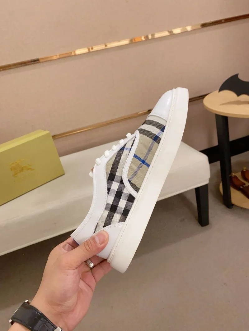 Burberry Low Shoes Trendy 17204