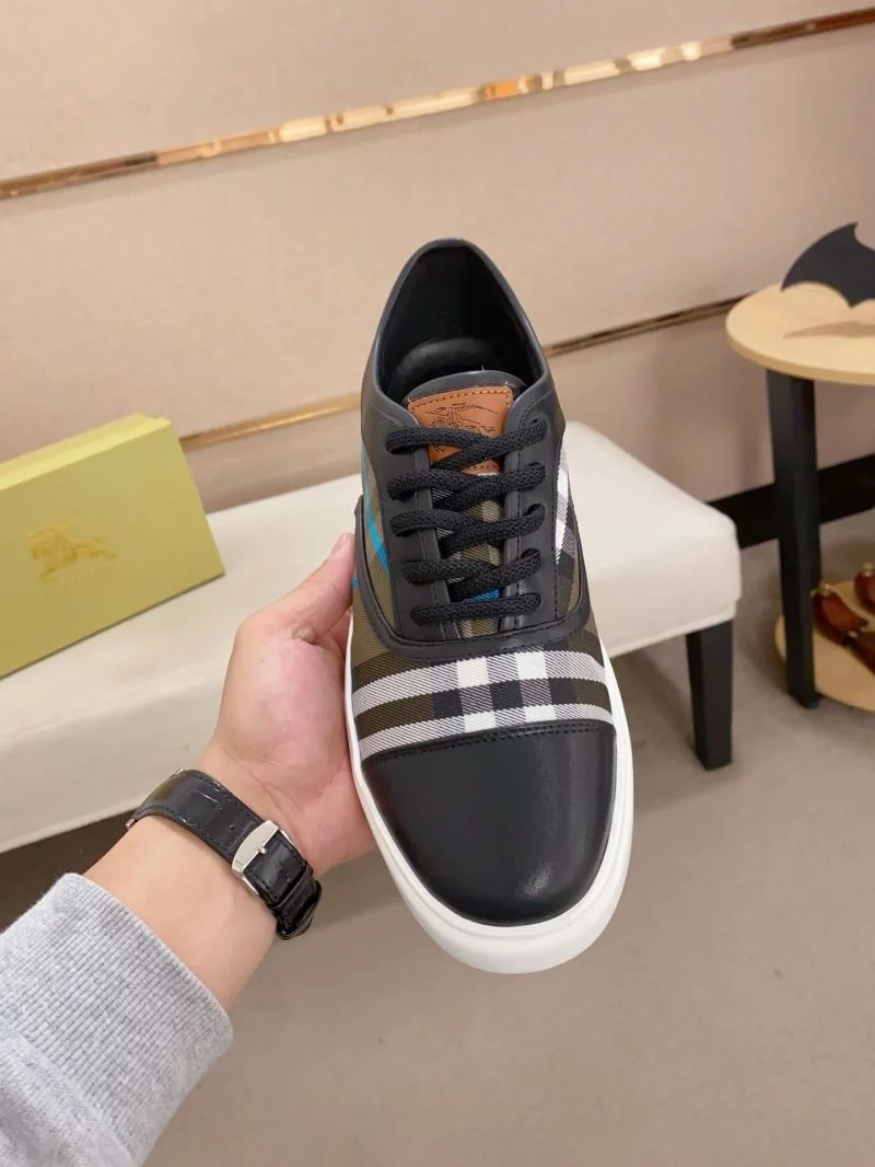 Burberry Low Shoes Effortless 17215