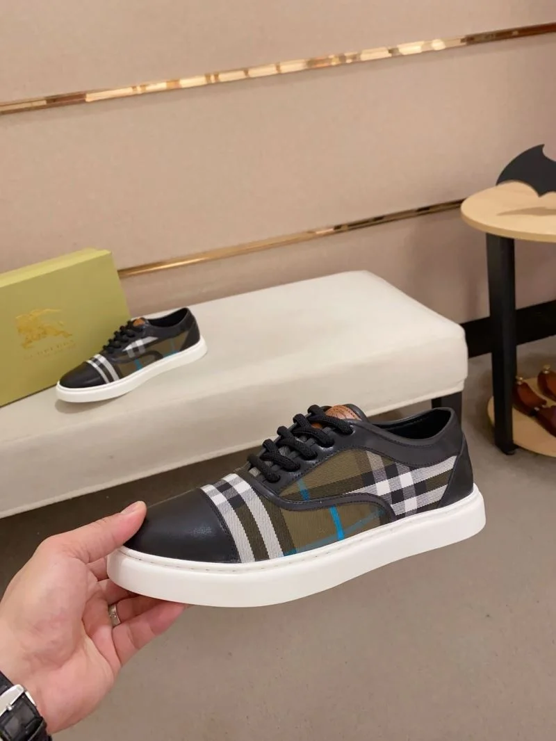 Burberry Low Shoes Effortless 17215