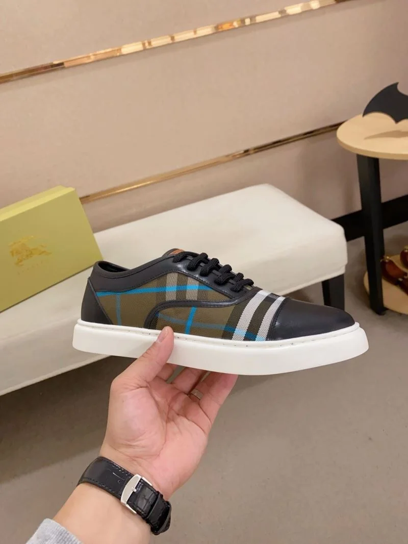 Burberry Low Shoes Effortless 17215