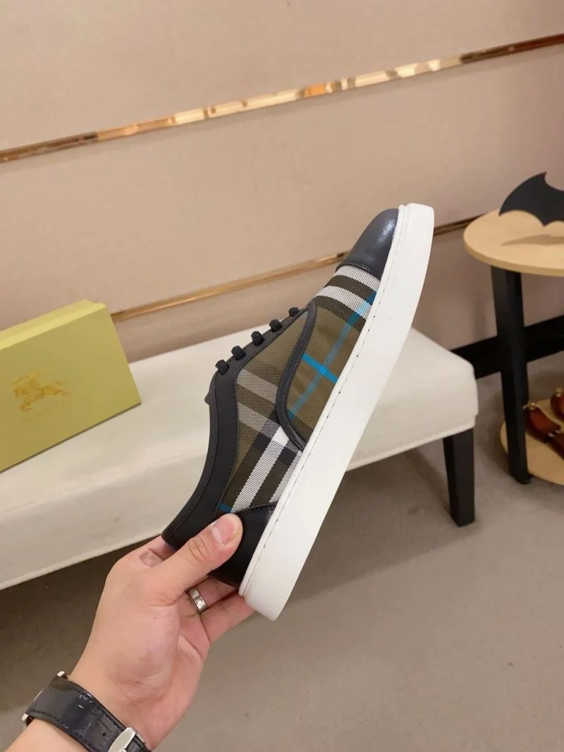 Burberry Low Shoes Effortless 17215
