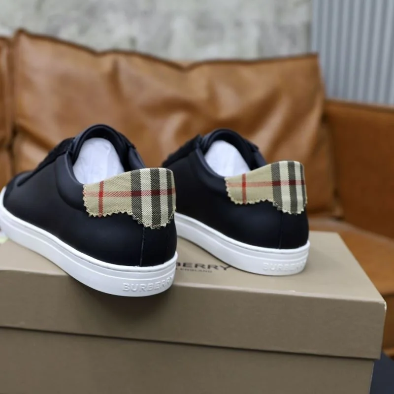 Burberry Low Shoes DailyWear 17213