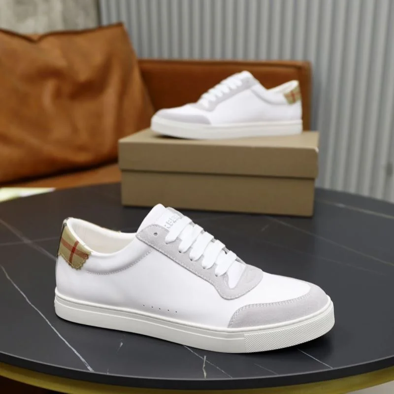 Burberry Low Shoes Chic 17210