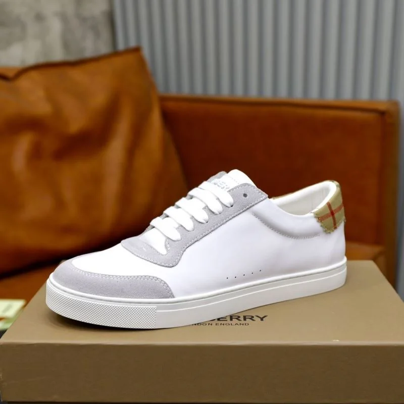Burberry Low Shoes Chic 17210