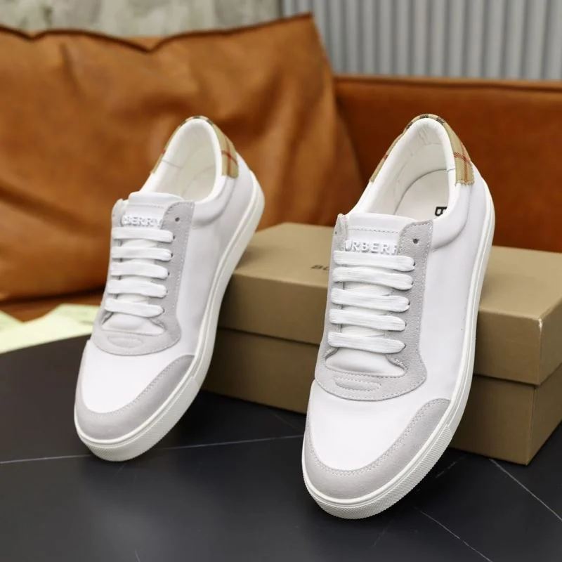 Burberry Low Shoes Chic 17210