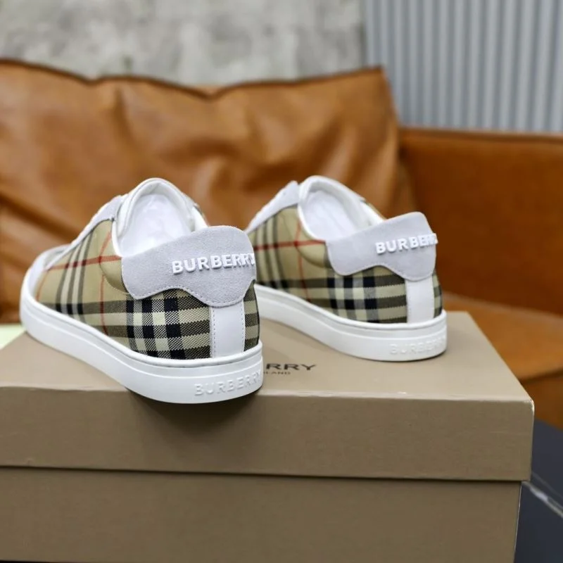 Burberry Low Shoes Soft 17209