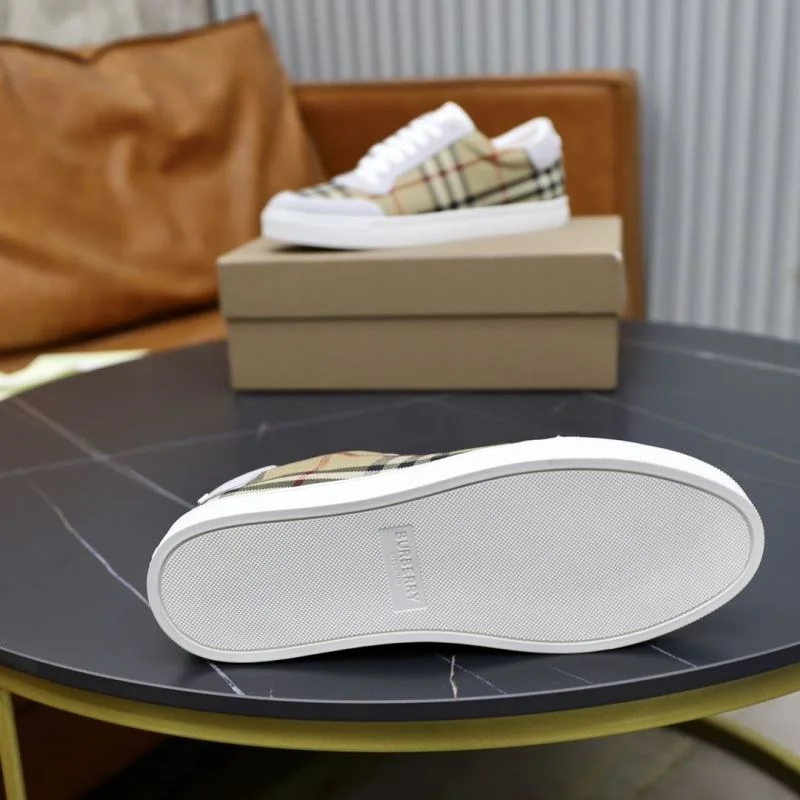 Burberry Low Shoes Soft 17209