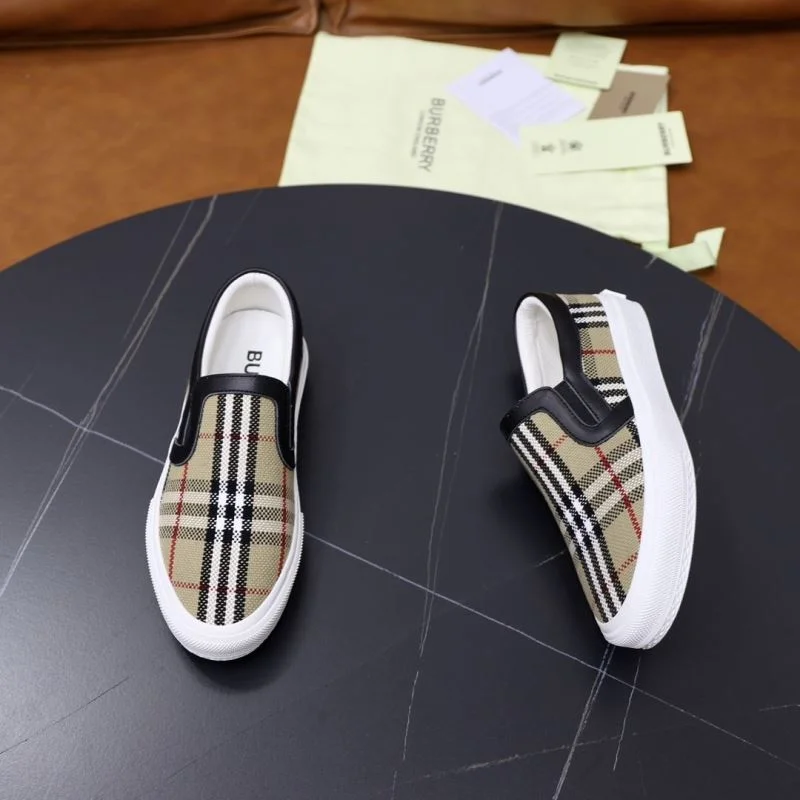 EyeCatching Burberry Low Shoes 17198