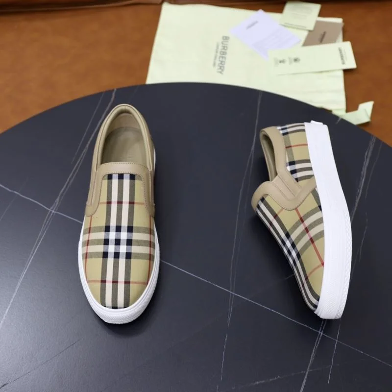 Burberry Low Shoes DailyWear 17180