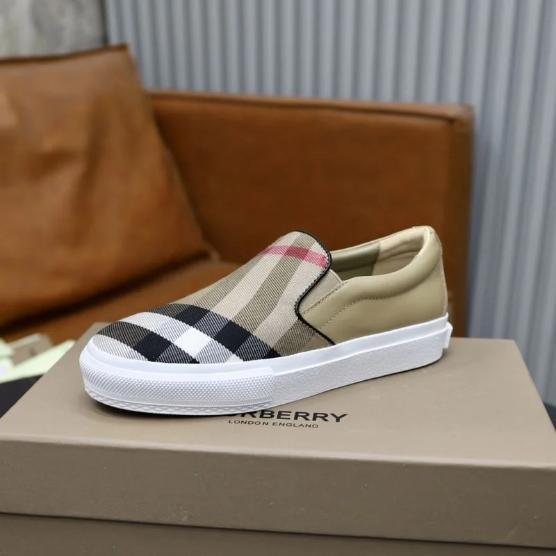 Burberry Low Shoes UrbanStyle 17175