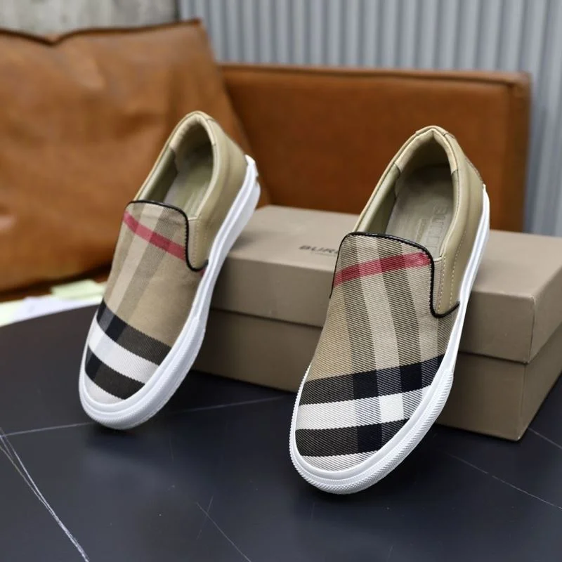 Burberry Low Shoes UrbanStyle 17175