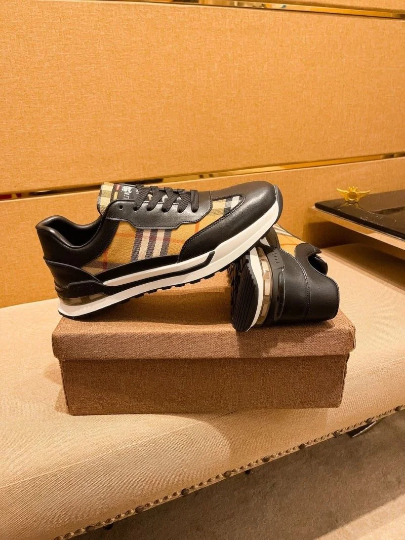 Burberry Low Shoes WellDesigned 17185