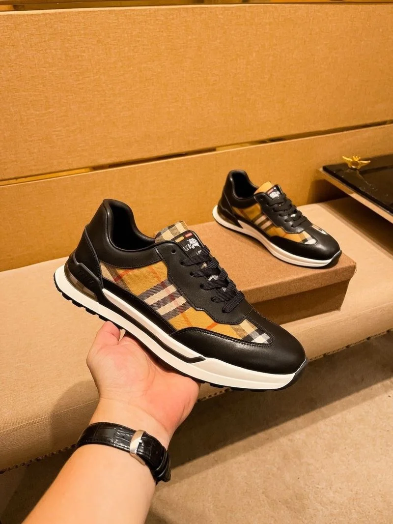 Burberry Low Shoes WellDesigned 17185