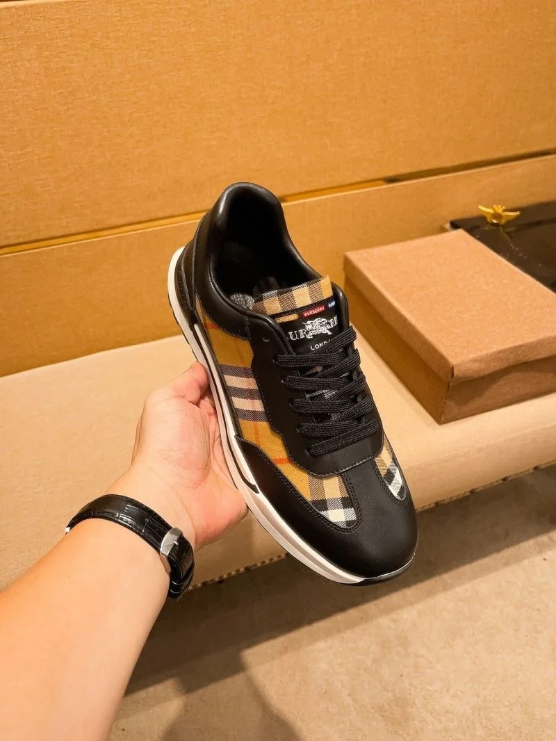 Burberry Low Shoes WellDesigned 17185