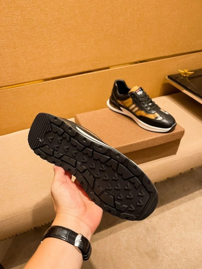 Burberry Low Shoes WellDesigned 17185
