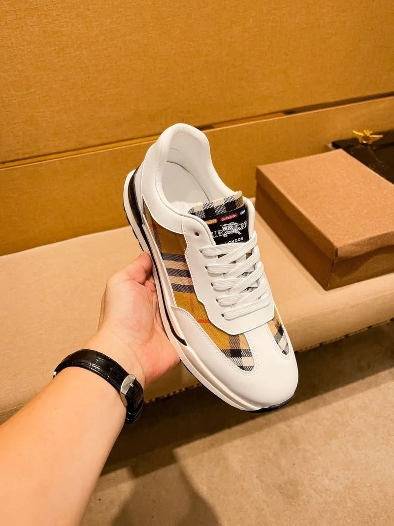Burberry Low Shoes Tailored 17171