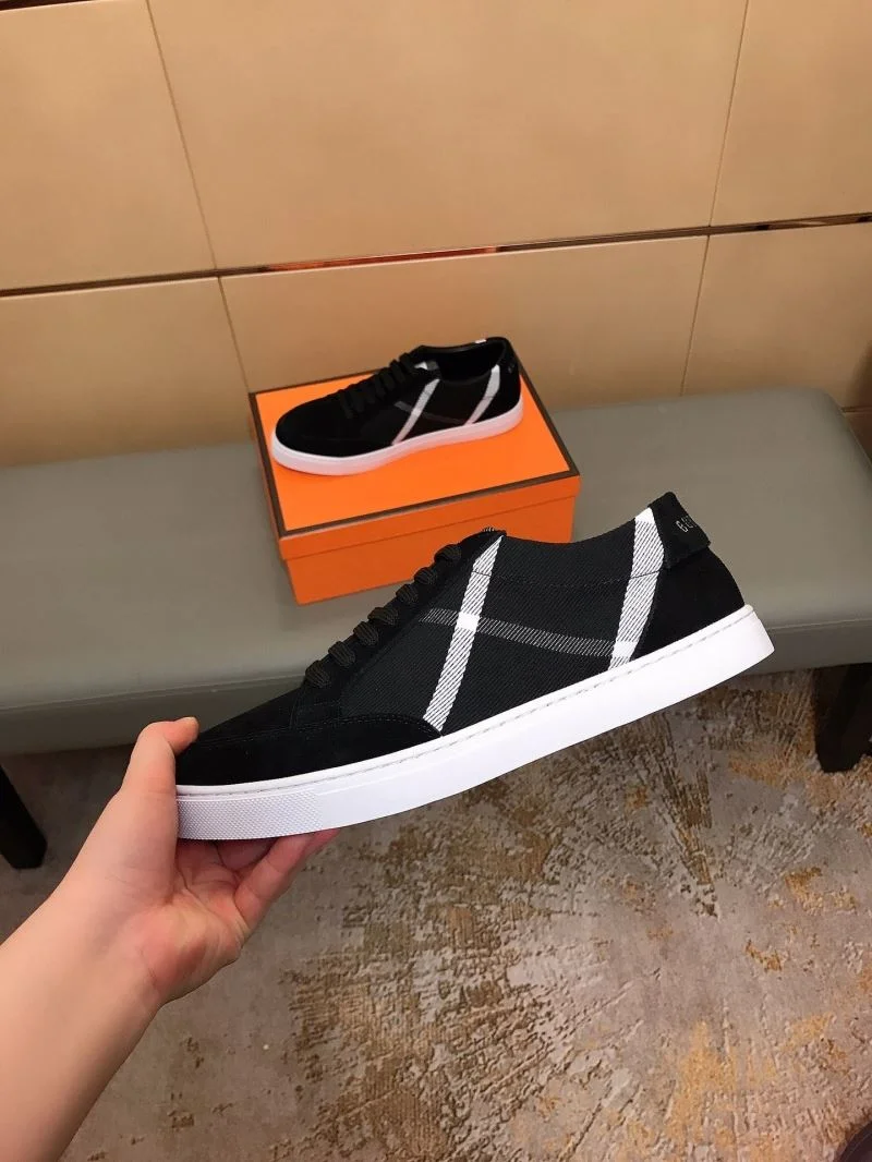 Chic Burberry Low Shoes 17184