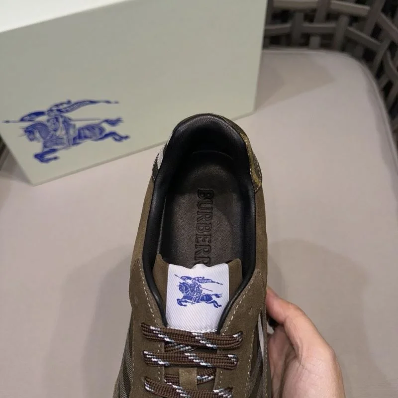 Resilient Burberry Low Shoes 17176