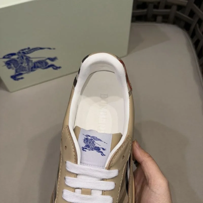 Burberry Low Shoes SmartChoice 17166