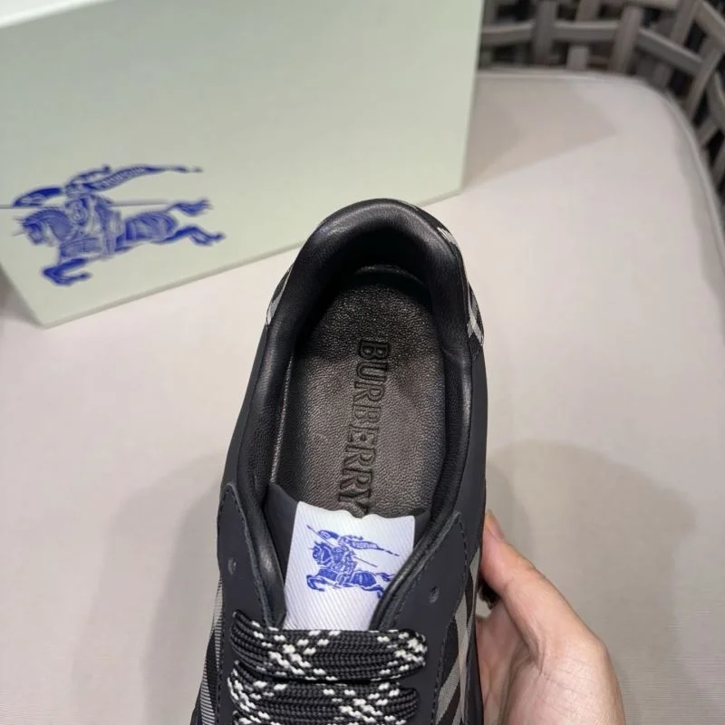 Burberry Low Shoes SunProtective 17167