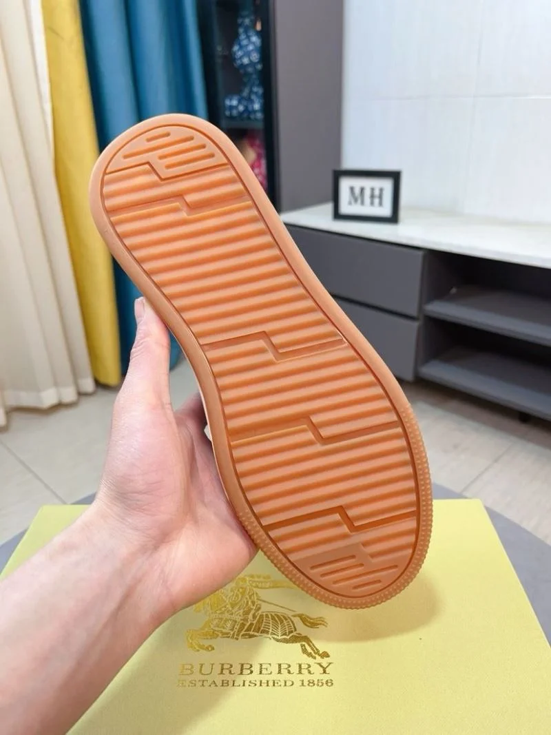 GoAnywhere Burberry Low Shoes 17193