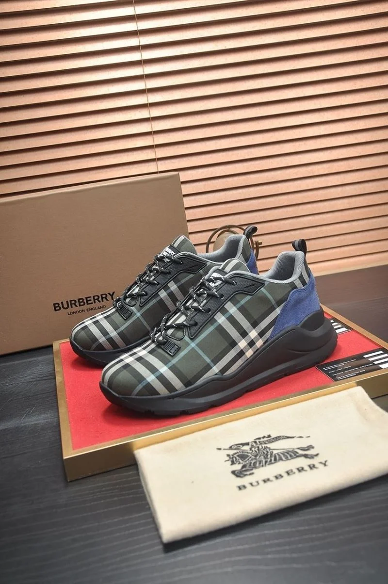 UrbanChic Burberry Low Shoes 17163
