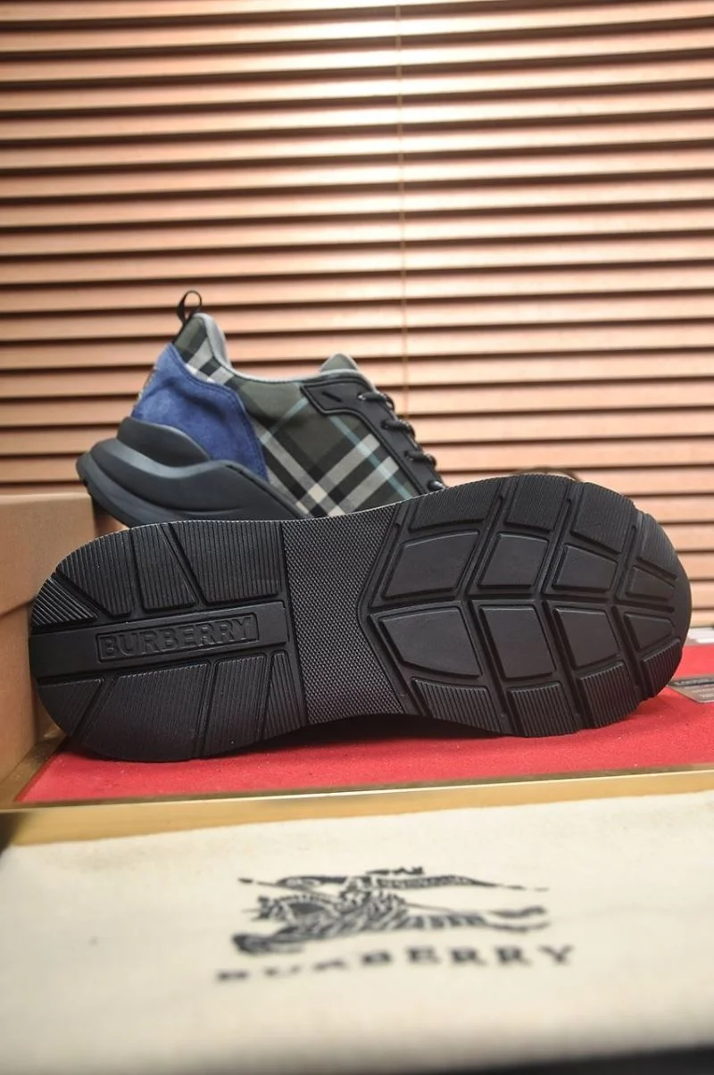 UrbanChic Burberry Low Shoes 17163