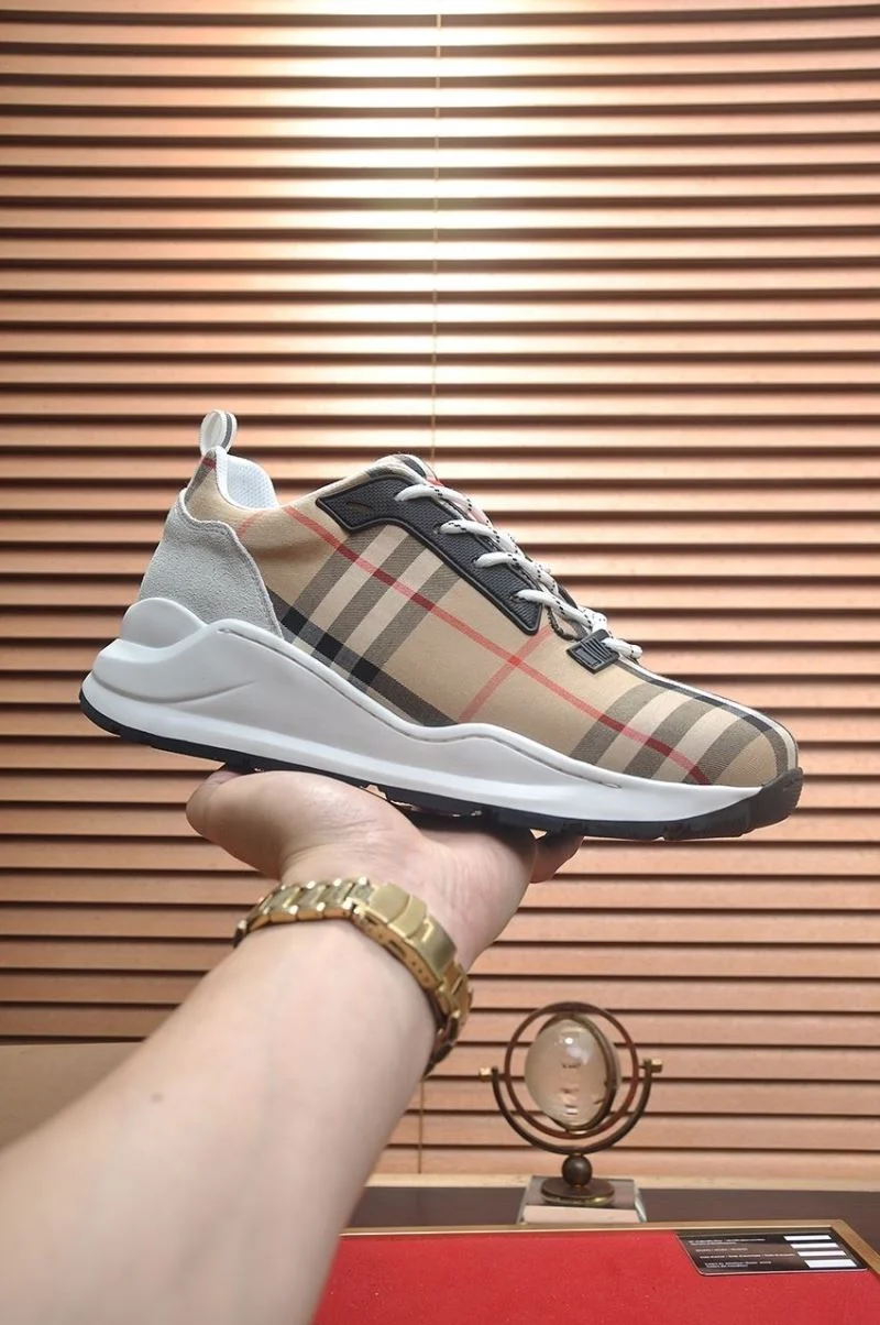 Burberry Low Shoes Sporty 17161