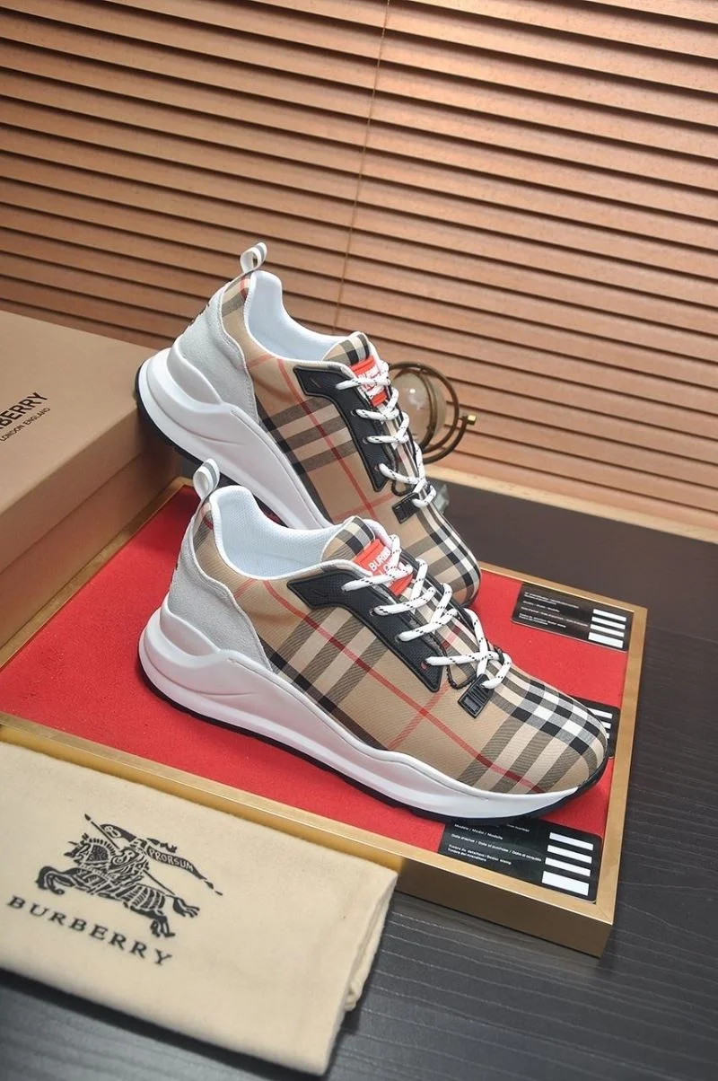 Burberry Low Shoes Sporty 17161