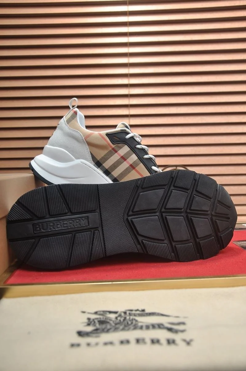 Burberry Low Shoes Sporty 17161