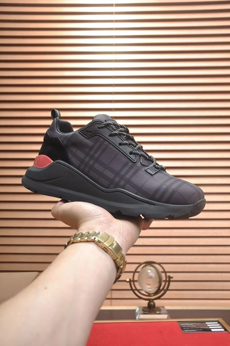 Burberry Low Shoes Stretchable 17170