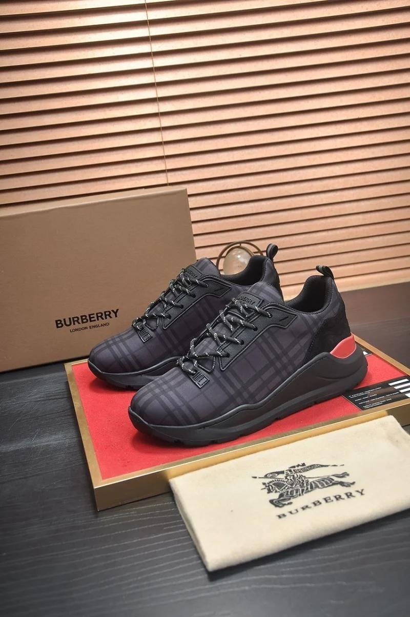 Burberry Low Shoes Stretchable 17170