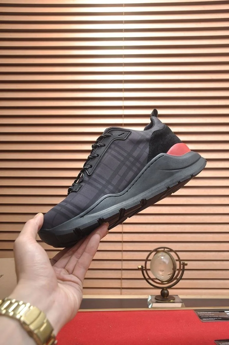 Burberry Low Shoes Stretchable 17170