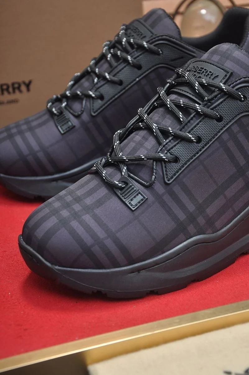 Burberry Low Shoes Stretchable 17170