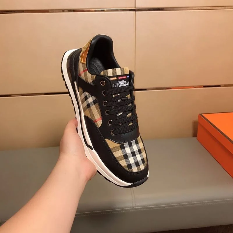 Burberry Low Shoes Sophisticated 17164