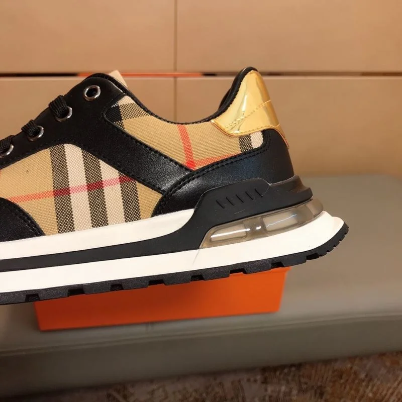 Burberry Low Shoes Sophisticated 17164